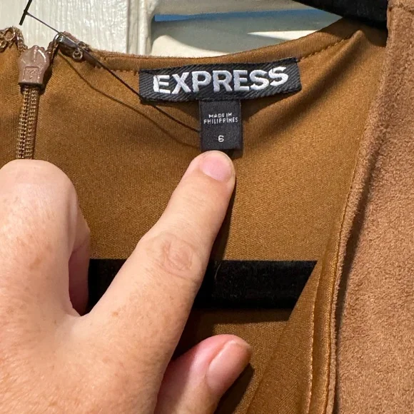 Express Women’s Brown Seude Mini Dress with tie up front size 6 - Picture 3 of 8